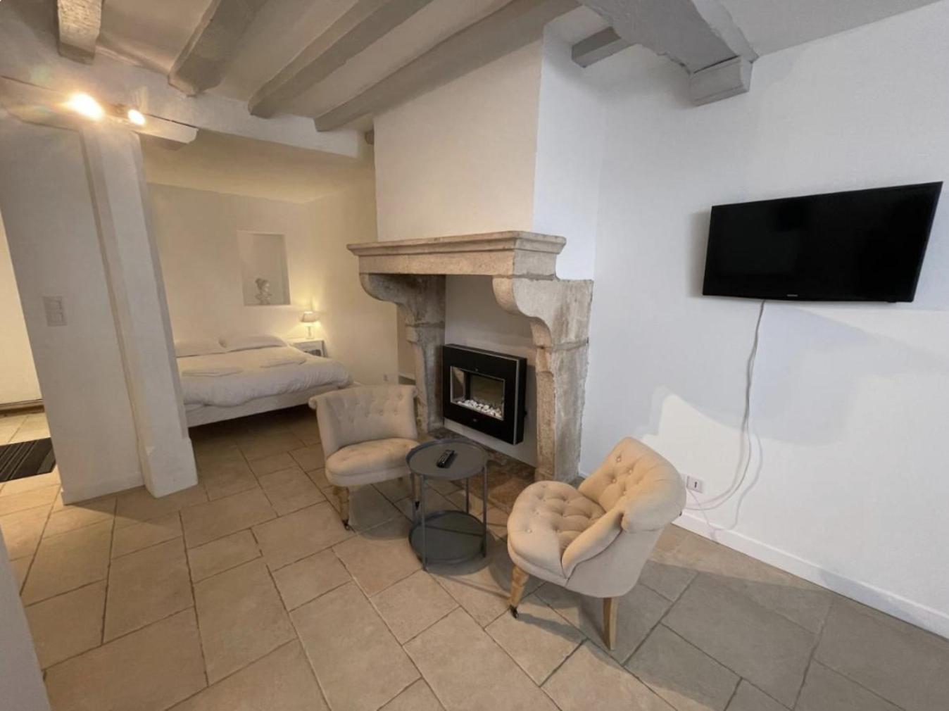 ביון Batisse Paradis- 3 Appartements Calmes Et Elegants Au Centre Historique De Beaune חדר תמונה