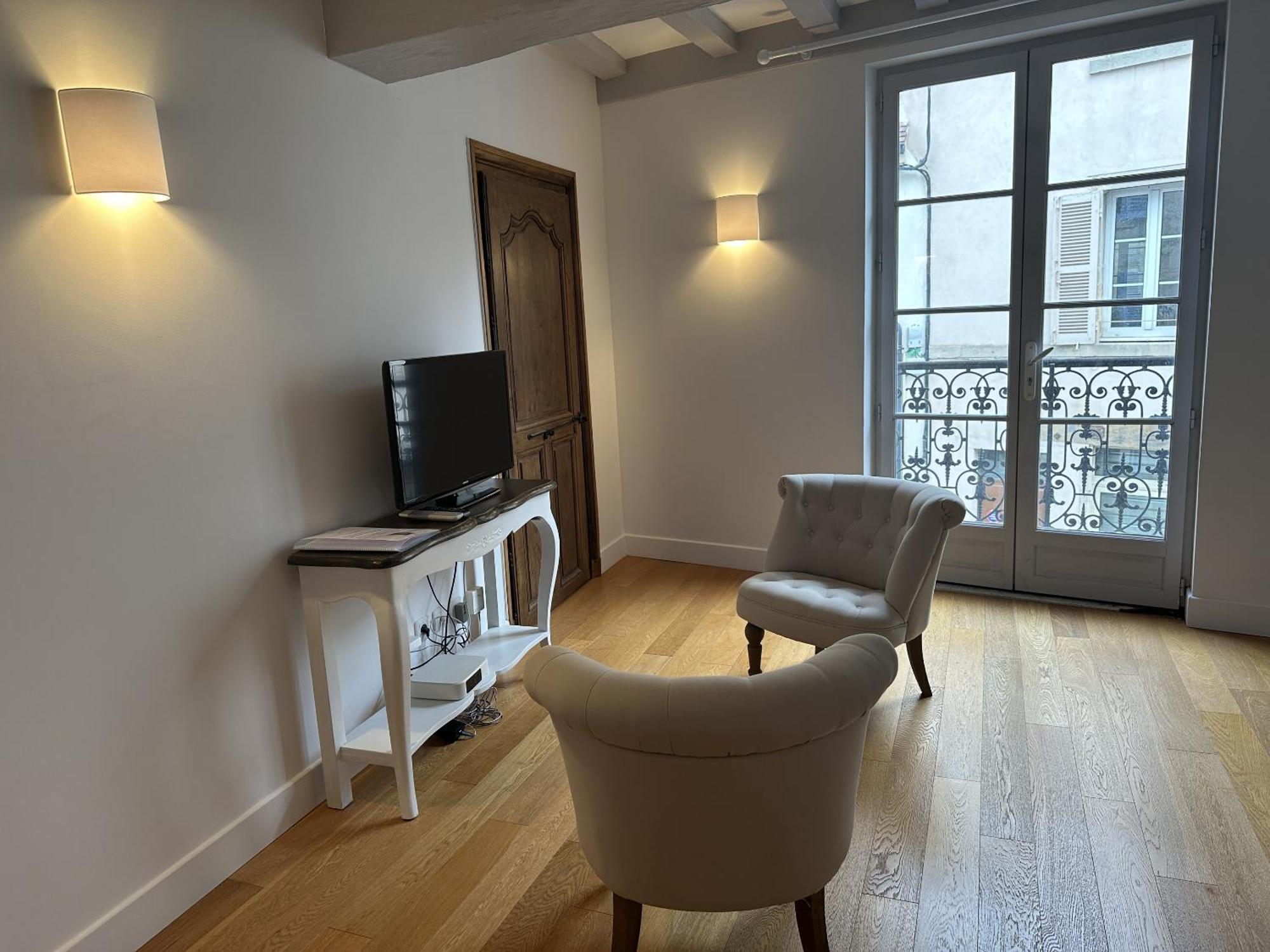 ביון Batisse Paradis- 3 Appartements Calmes Et Elegants Au Centre Historique De Beaune חדר תמונה
