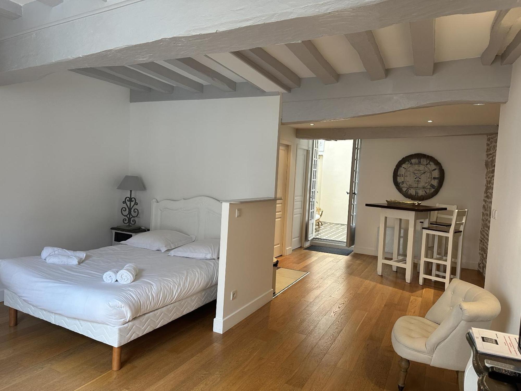ביון Batisse Paradis- 3 Appartements Calmes Et Elegants Au Centre Historique De Beaune חדר תמונה